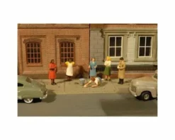 Bachmann SceneScapes Sidewalk People (7) (HO Scale)