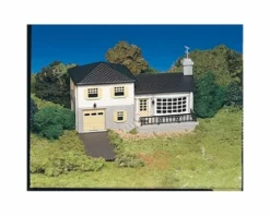 Bachmann Split Level House (HO Scale)